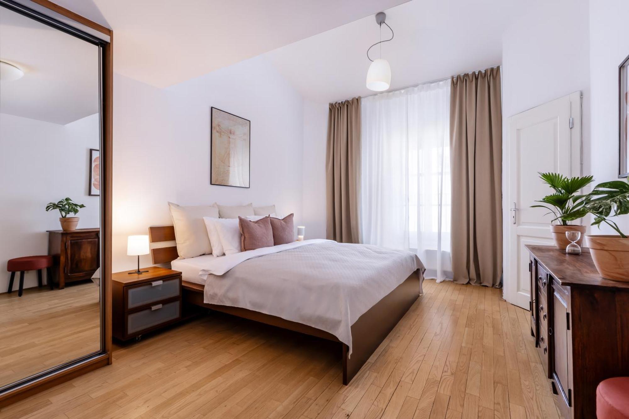 Turnkey I Old Town 5br Loft *